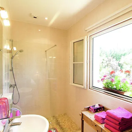 Rouzede With Pool Villa *